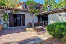 Villa in La Garde-Freinet - VILLA LA SERGERIE DANS LA FORET