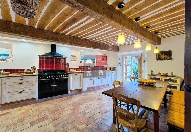 Villa in Le Plan-de-la-Tour - BASTIDE EN PIERRE AVEC PISCINE Villa in Le Plan-de-la-Tour - BASTIDE EN PIERRE AVEC PISCINE