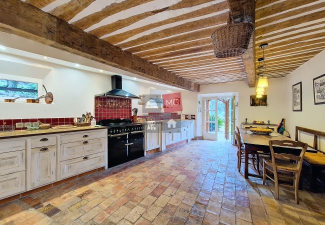 Villa in Le Plan-de-la-Tour - BASTIDE EN PIERRE AVEC PISCINE Villa in Le Plan-de-la-Tour - BASTIDE EN PIERRE AVEC PISCINE