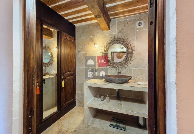 Villa in Le Plan-de-la-Tour - BASTIDE EN PIERRE AVEC PISCINE Villa in Le Plan-de-la-Tour - BASTIDE EN PIERRE AVEC PISCINE