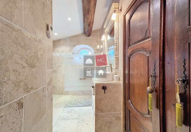 Villa in Le Plan-de-la-Tour - BASTIDE EN PIERRE AVEC PISCINE Villa in Le Plan-de-la-Tour - BASTIDE EN PIERRE AVEC PISCINE