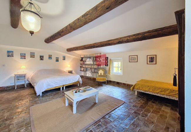 Villa in Le Plan-de-la-Tour - BASTIDE EN PIERRE AVEC PISCINE Villa in Le Plan-de-la-Tour - BASTIDE EN PIERRE AVEC PISCINE