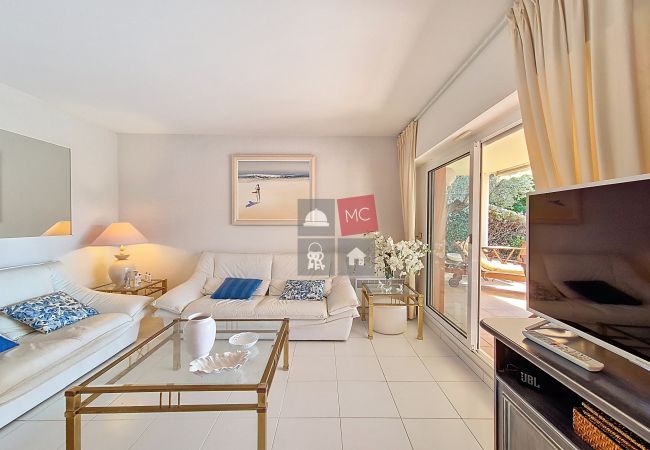 Apartment in Sainte-Maxime - APPARTEMENT LES ARBOUSIERS Apartment in Sainte-Maxime - APPARTEMENT LES ARBOUSIERS