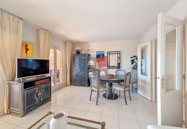 Apartment in Sainte-Maxime - APPARTEMENT LES ARBOUSIERS Apartment in Sainte-Maxime - APPARTEMENT LES ARBOUSIERS