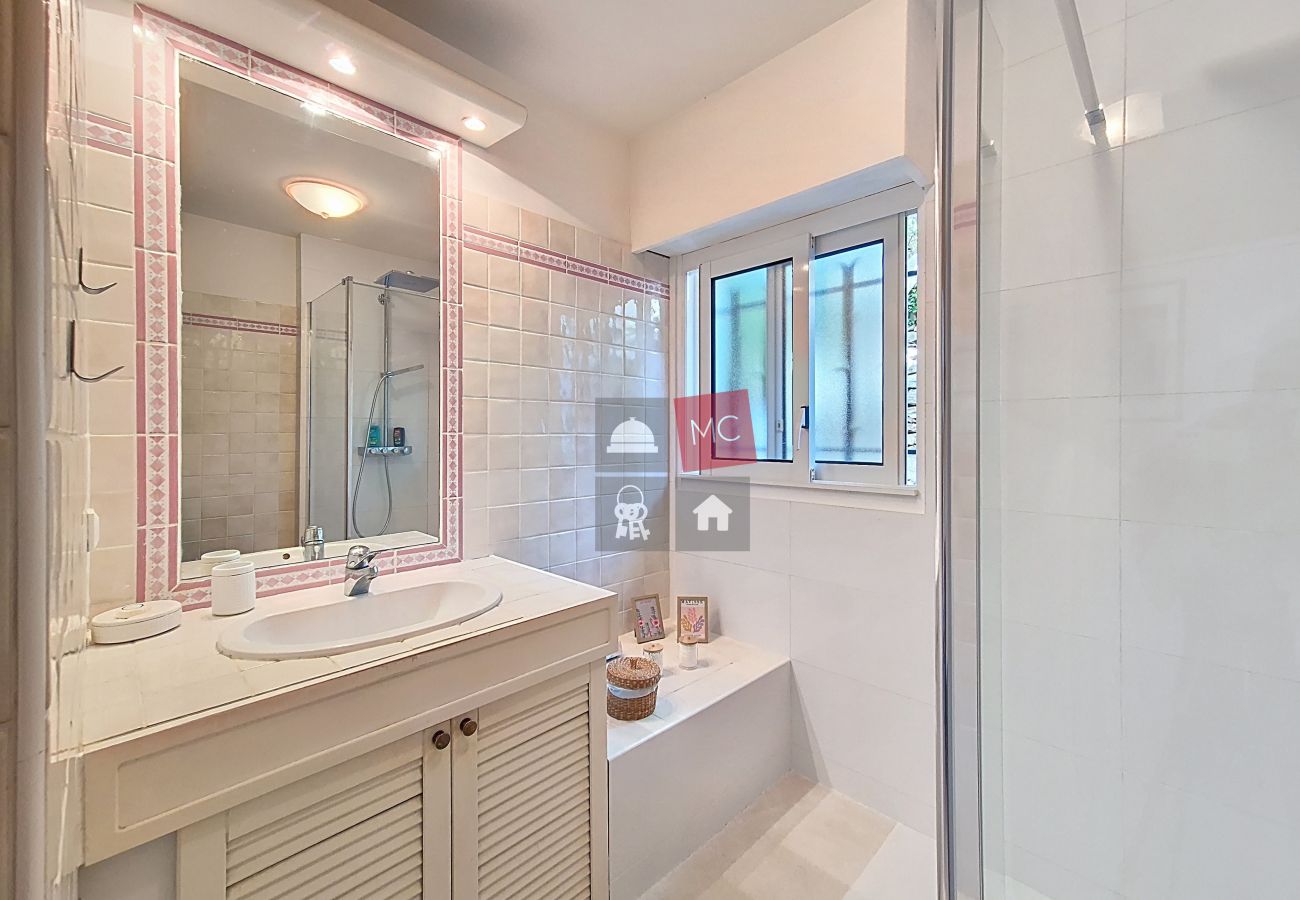 Apartment in Sainte-Maxime - APPARTEMENT LES ARBOUSIERS Apartment in Sainte-Maxime - APPARTEMENT LES ARBOUSIERS