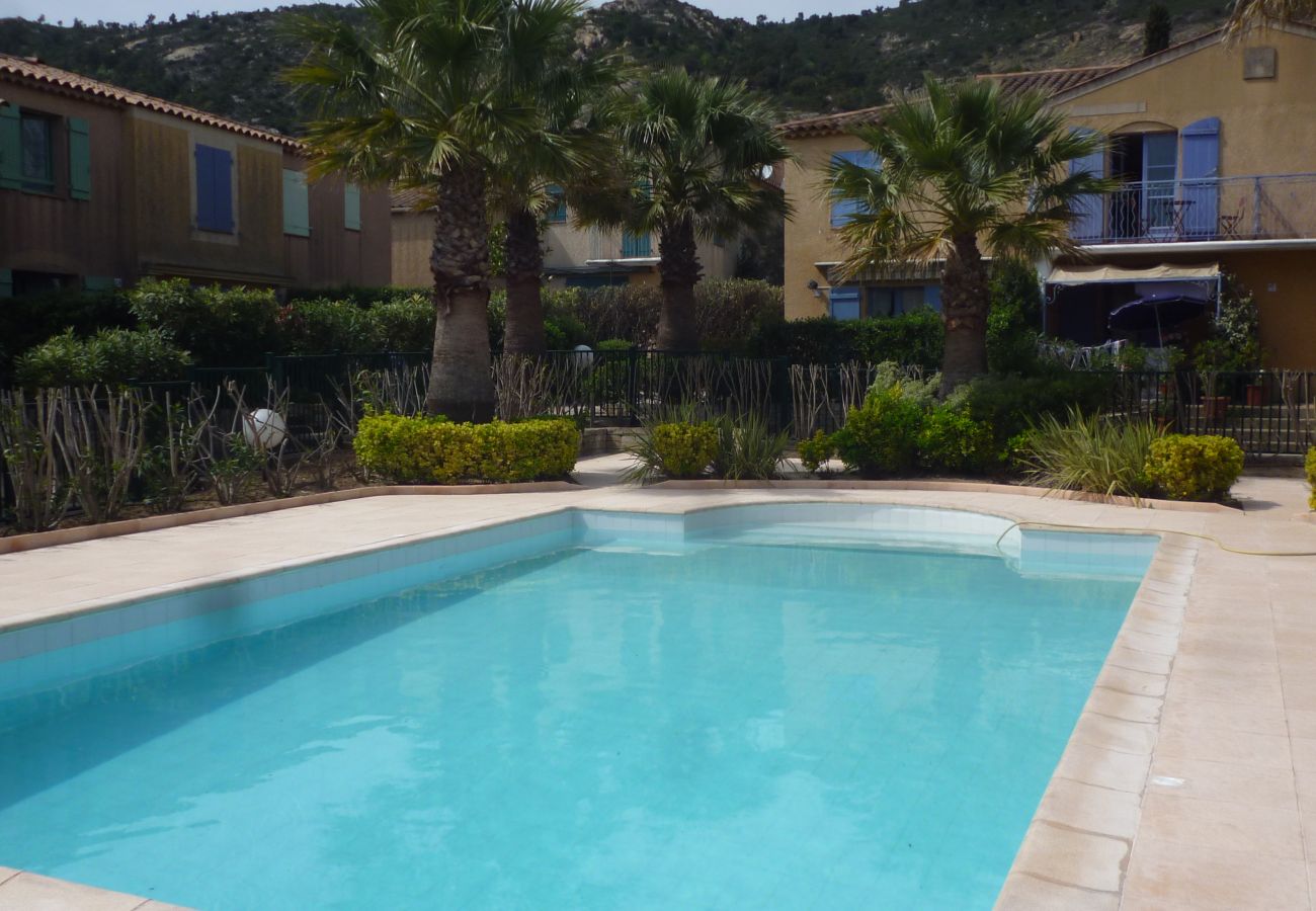 Casa a Le Plan-de-la-Tour - MAISON L'OLIVADE  dans résidence privée  avec pisc