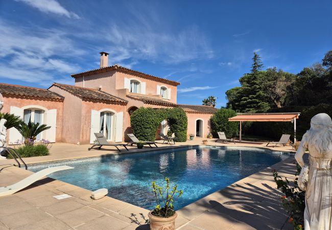 Villa a Le Plan-de-la-Tour - VILLA AVEC PISCINE LES ÉCUREUILS