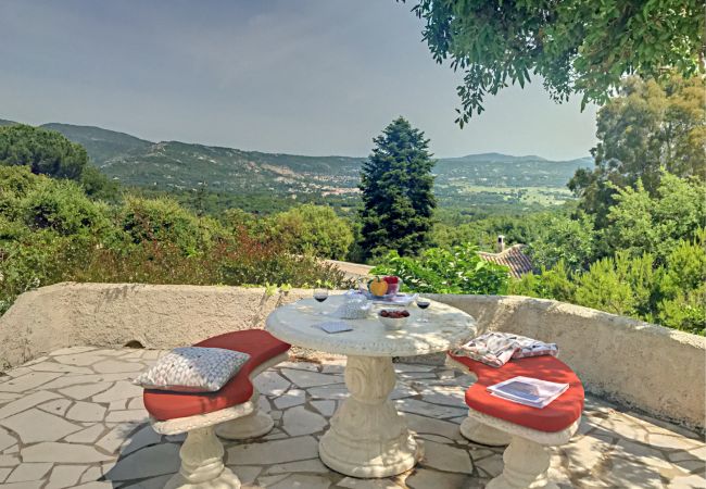 Maison à Le Plan-de-la-Tour - MAZET CORIOLAN DANS RÉSIDENCE PRIVÉE AVEC PISCINE Maison à Le Plan-de-la-Tour - MAZET CORIOLAN DANS RÉSIDENCE PRIVÉE AVEC PISCINE