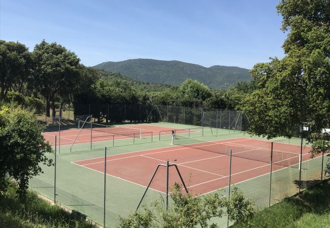 Maison à Le Plan-de-la-Tour - MAZET CORIOLAN DANS RÉSIDENCE PRIVÉE AVEC PISCINE Maison à Le Plan-de-la-Tour - MAZET CORIOLAN DANS RÉSIDENCE PRIVÉE AVEC PISCINE