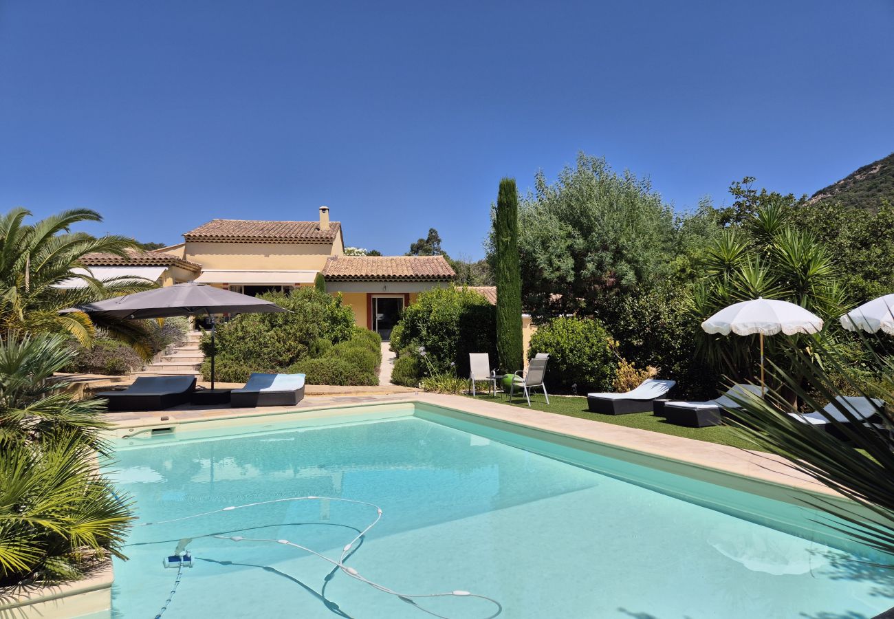 Villa à Le Plan-de-la-Tour - VILLA LES GOONYS AVEC PISCINE PRIVÉE